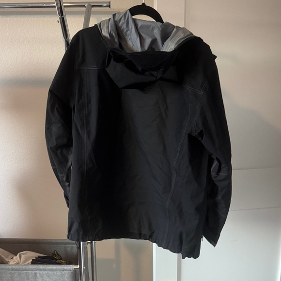 Women’s Black and Gray Jacket - Picture 3 of 4